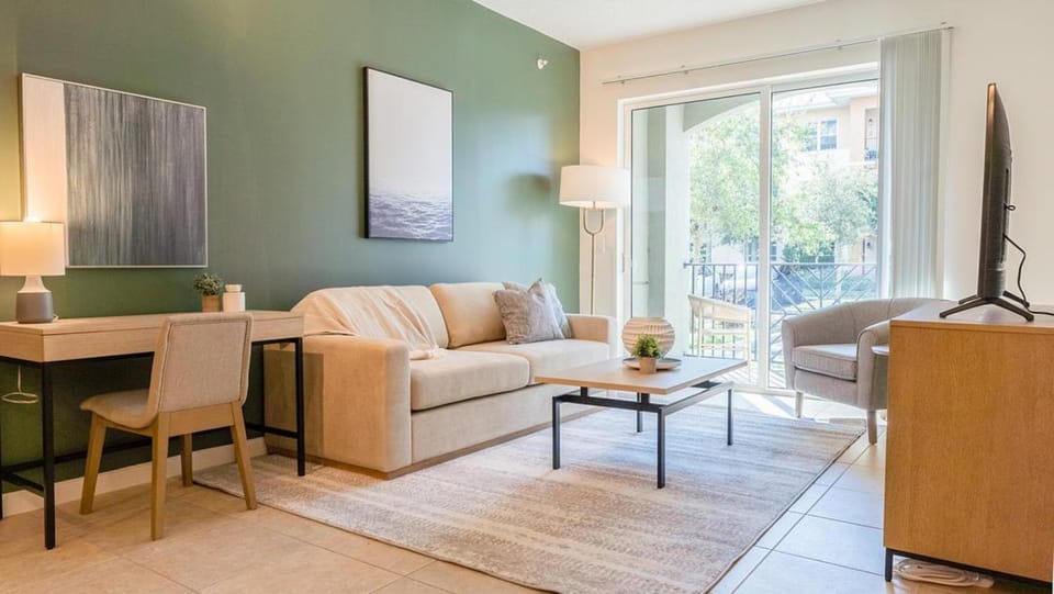 Landing Modern Apartment with Amazing Amenities (ID8428X45) Apartment in West Palm Beach