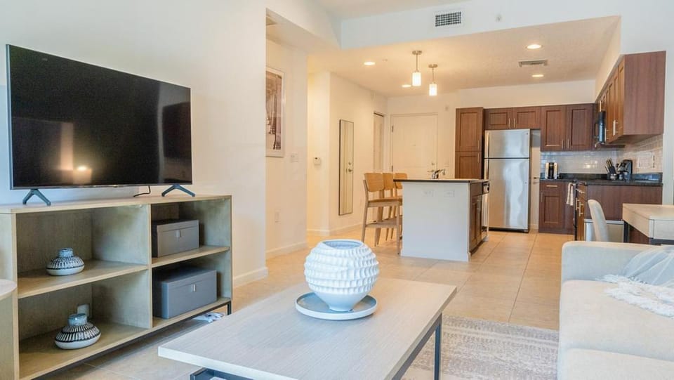 Landing Modern Apartment with Amazing Amenities (ID8428X45) Apartment in West Palm Beach