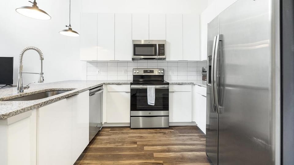 Landing Modern Apartment with Amazing Amenities (ID1188X932) Apartment in Atlanta