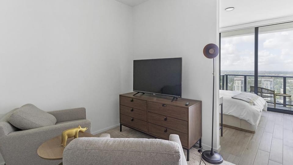 Landing Modern Apartment with Amazing Amenities (ID1398X785) Apartment in Fort Lauderdale