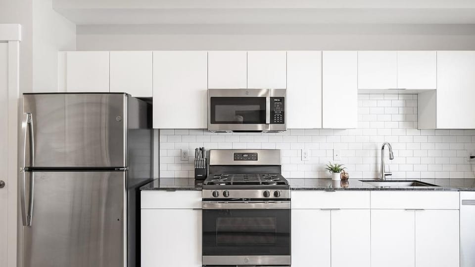 Landing Modern Apartment with Amazing Amenities (ID1267X014) Apartment in Sandy
