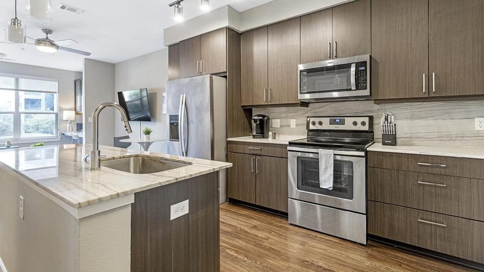 Landing Modern Apartment with Amazing Amenities (ID5804) Apartment in Austin