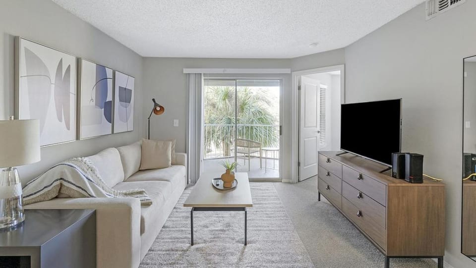 Landing Modern Apartment with Amazing Amenities (ID1231X153) Apartment in Tampa