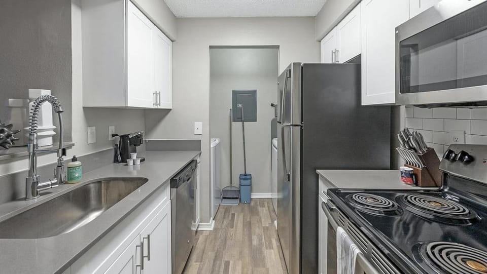 Landing Modern Apartment with Amazing Amenities (ID1231X153) Apartment in Tampa