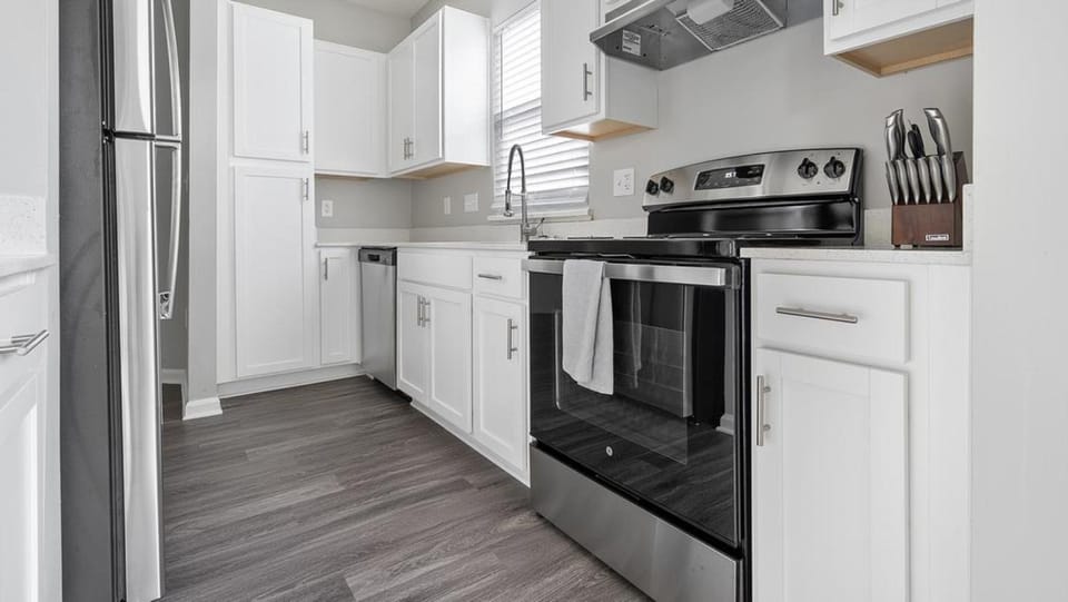 Landing Modern Apartment with Amazing Amenities (ID1380X259) Apartment in Charlotte