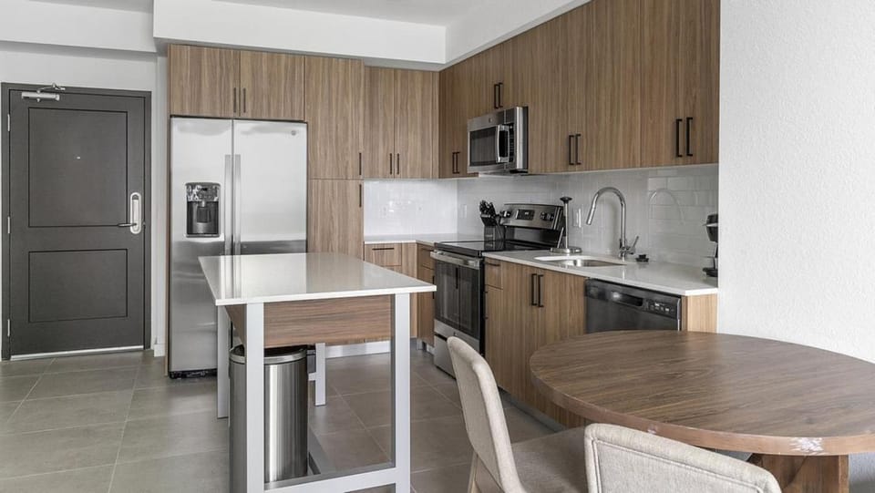 Landing Modern Apartment with Amazing Amenities (ID1398X007) Apartment in Dania Beach