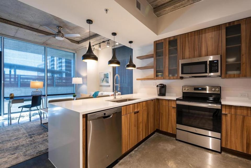 Landing Modern Apartment with Amazing Amenities (ID6221) Apartment in Austin