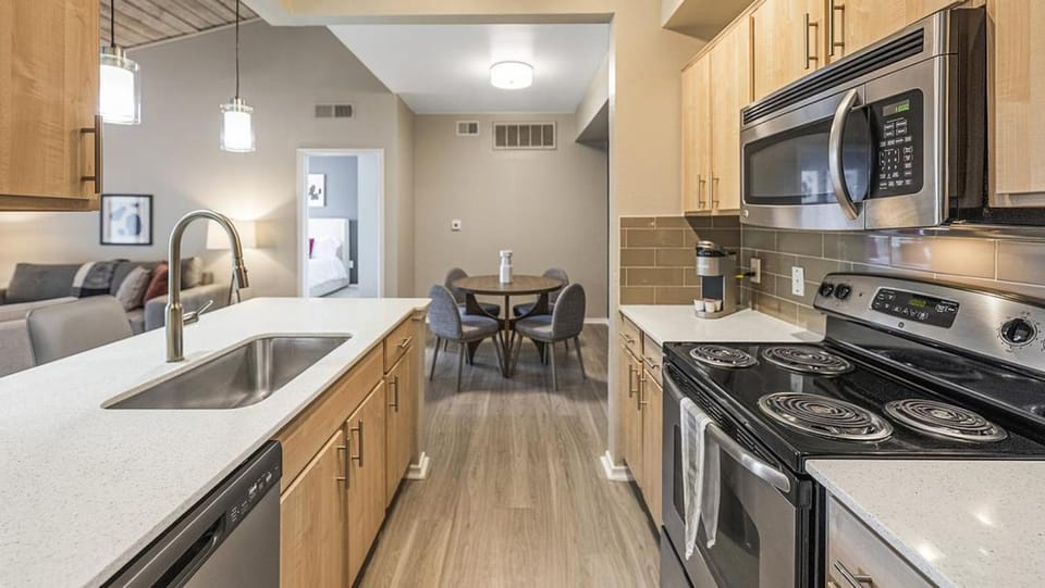 Landing Modern Apartment with Amazing Amenities (ID3322X64) Apartment in Carrollton