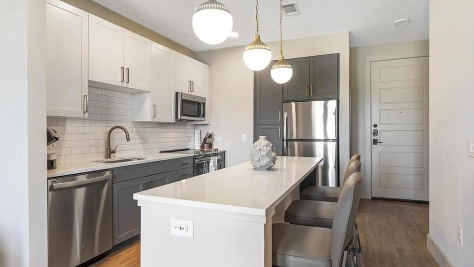 Landing Modern Apartment with Amazing Amenities (ID8282X55) Apartment in Dallas
