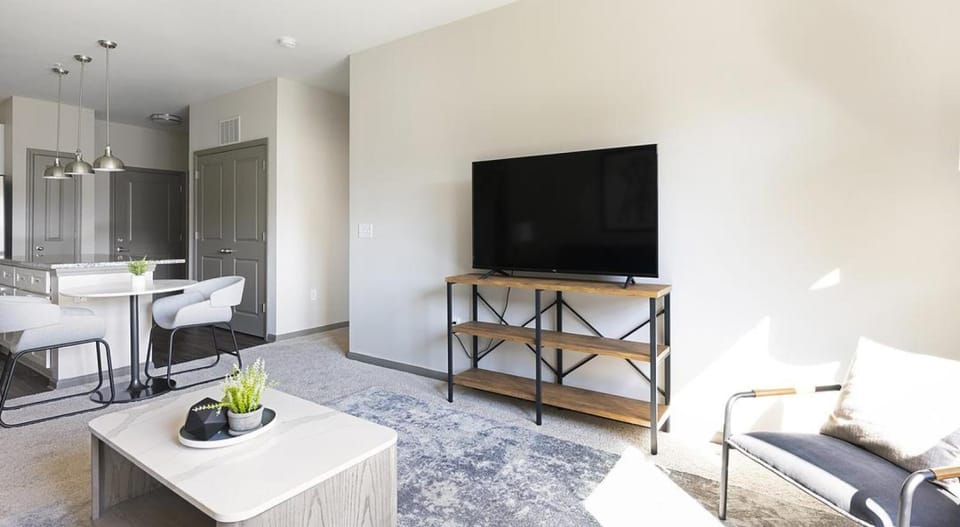 Landing Modern Apartment with Amazing Amenities (ID2744X5) Apartment in Cornelius