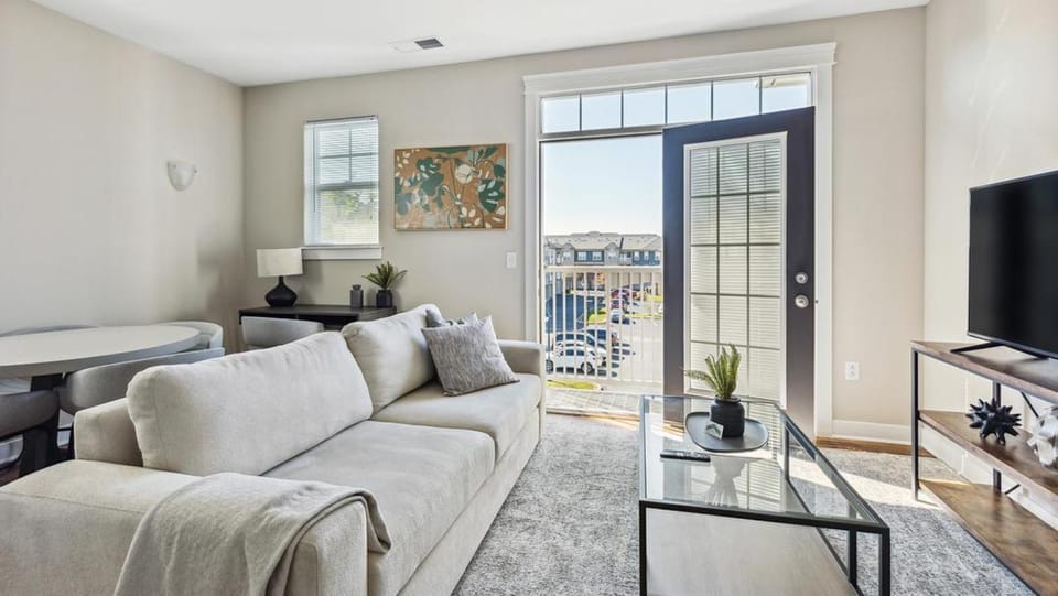 Landing Modern Apartment with Amazing Amenities (ID8519X38) Apartment in Fishers