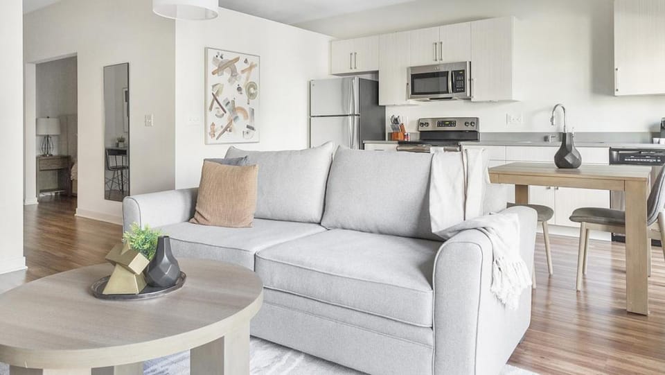 Landing Modern Apartment with Amazing Amenities (ID9066X07) Apartment in Overland Park