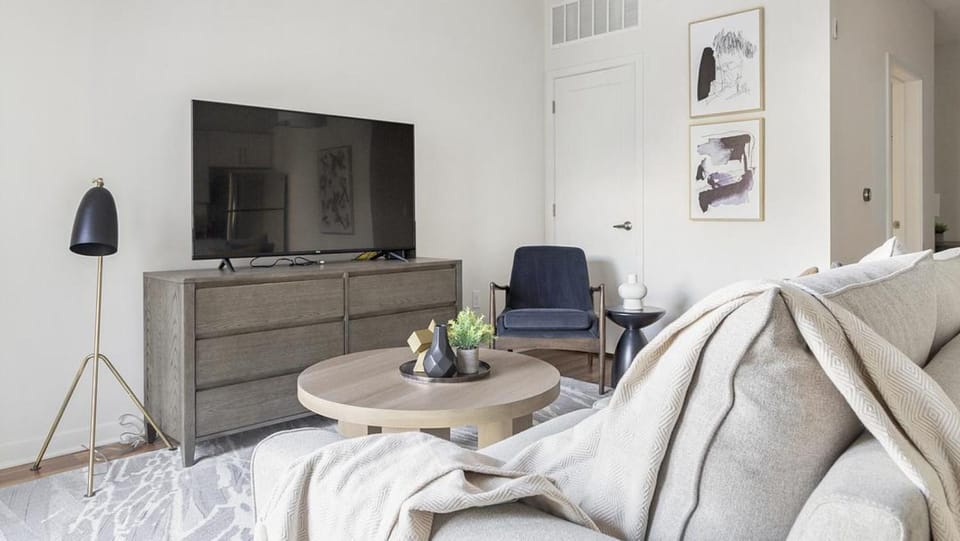 Landing Modern Apartment with Amazing Amenities (ID9066X07) Apartment in Overland Park