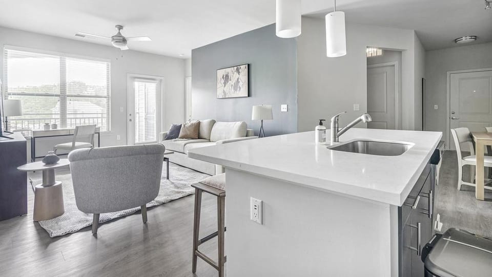 Landing Modern Apartment with Amazing Amenities (ID1210X718) Apartment in Wake Forest