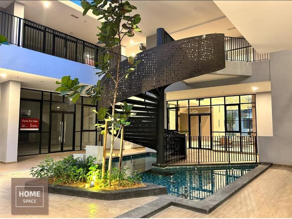 Cosy Sky Tree 5 min walk to Aeon Bukit Indah JB Legoland Exclusive Room Suite By HomeSpace Apartment in Johor Bahru