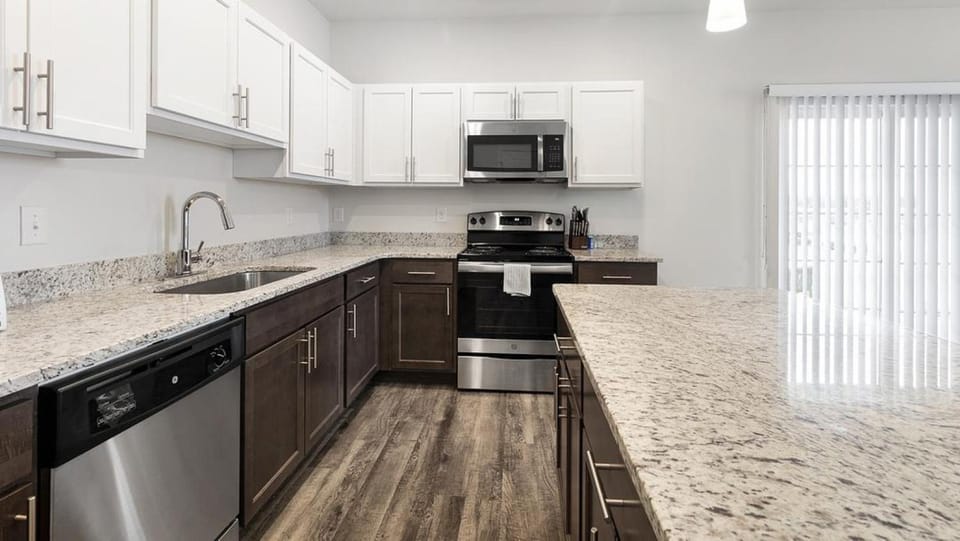 Landing Modern Apartment with Amazing Amenities (ID8690X65) Apartment in Suffolk