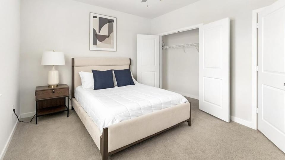 Landing Modern Apartment with Amazing Amenities (ID8690X65) Apartment in Suffolk