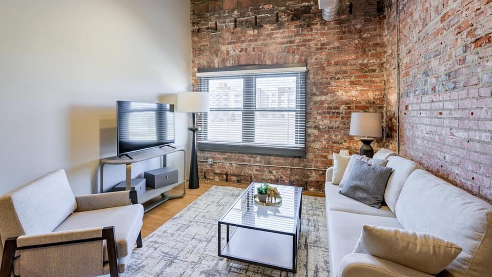 Landing Modern Apartment with Amazing Amenities (ID8369X10) Apartment in Omaha