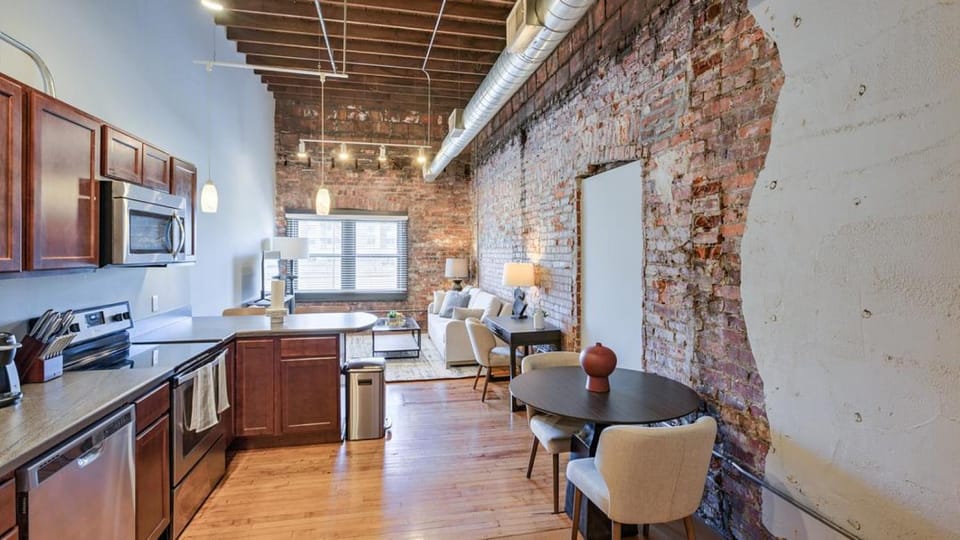 Landing Modern Apartment with Amazing Amenities (ID8369X10) Apartment in Omaha