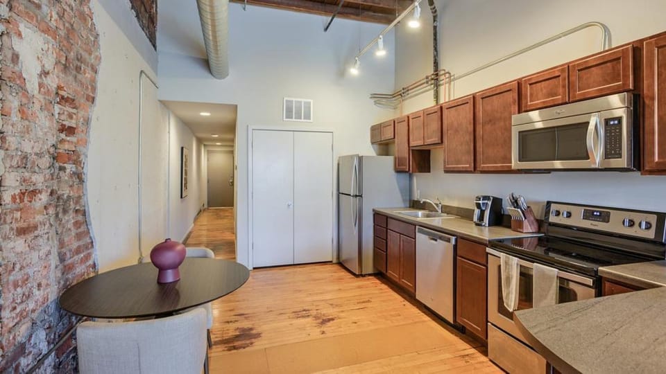 Landing Modern Apartment with Amazing Amenities (ID8369X10) Apartment in Omaha