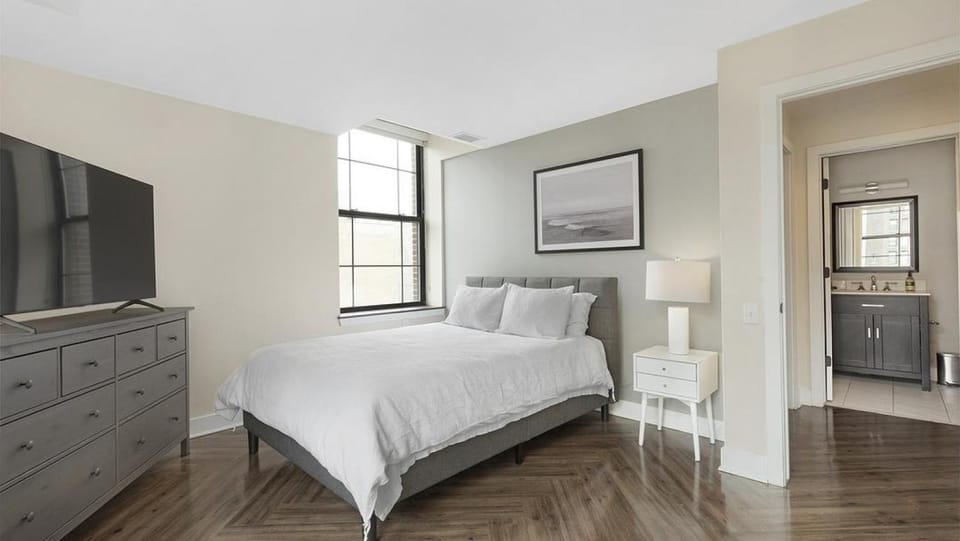 Landing Modern Apartment with Amazing Amenities (ID1884X79) Apartment in Windsor