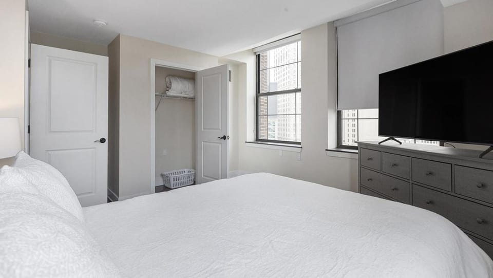 Landing Modern Apartment with Amazing Amenities (ID1884X79) Apartment in Windsor