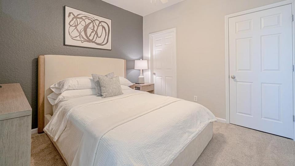 Landing Modern Apartment with Amazing Amenities (ID5647X39) Apartment in La Vergne