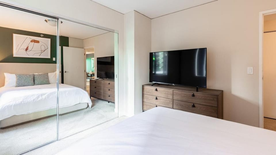 Landing Modern Apartment with Amazing Amenities (ID1593X6) Apartment in Portland