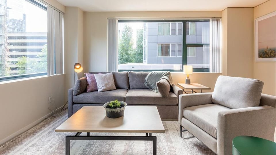 Landing Modern Apartment with Amazing Amenities (ID1593X6) Apartment in Portland
