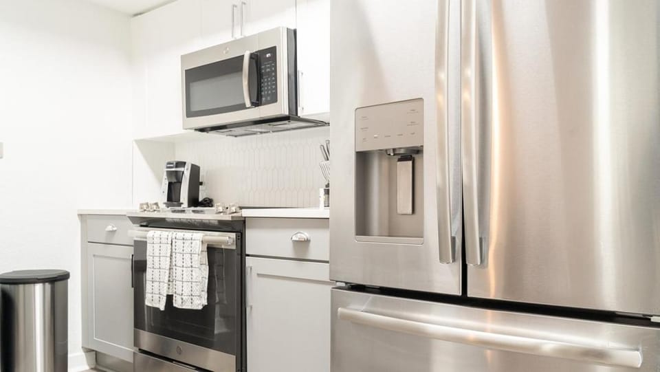 Landing Modern Apartment with Amazing Amenities (ID7762X15) Apartment in Fort Lauderdale