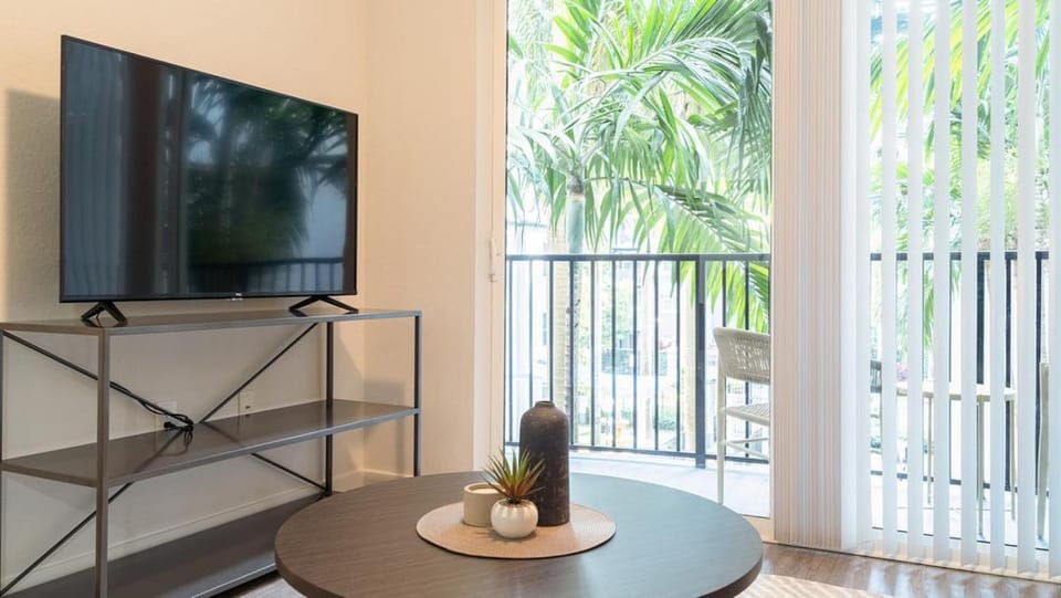 Landing Modern Apartment with Amazing Amenities (ID7762X15) Apartment in Fort Lauderdale