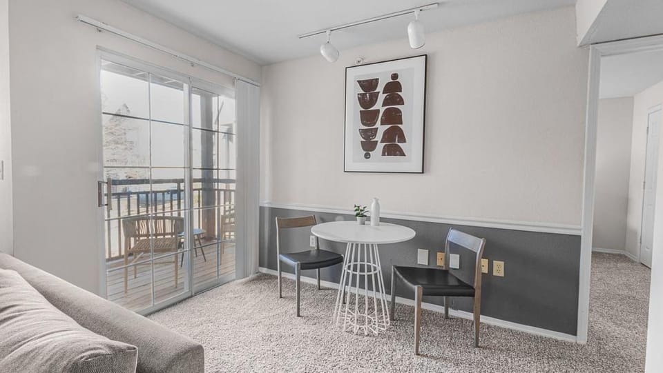 Landing Modern Apartment with Amazing Amenities (ID6372X76) Apartment in Wichita