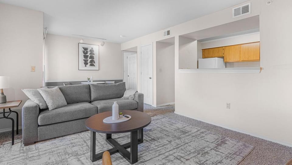 Landing Modern Apartment with Amazing Amenities (ID6372X76) Apartment in Wichita