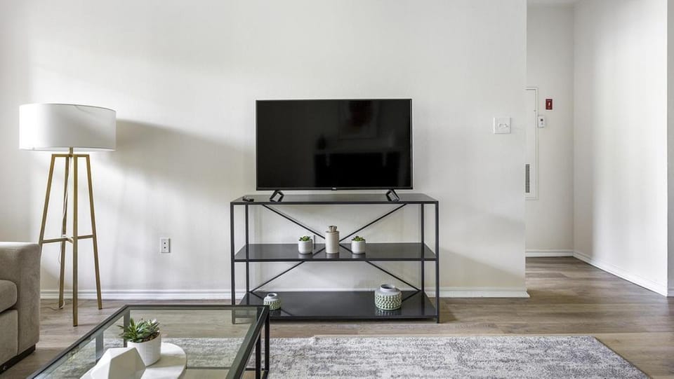 Landing Modern Apartment with Amazing Amenities (ID1371X699) Apartment in Pennsylvania