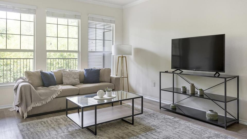 Landing Modern Apartment with Amazing Amenities (ID1371X699) Apartment in Pennsylvania