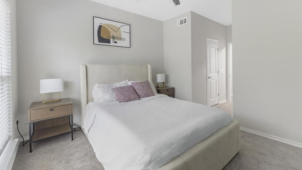 Landing Modern Apartment with Amazing Amenities (ID3078X18) Apartment in Plano