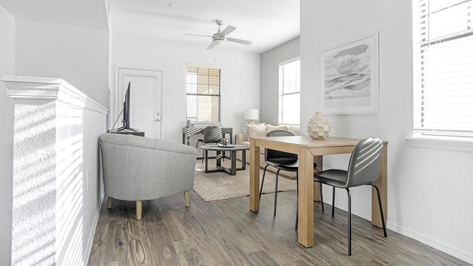 Landing Modern Apartment with Amazing Amenities (ID1265X489) Apartment in Tucson