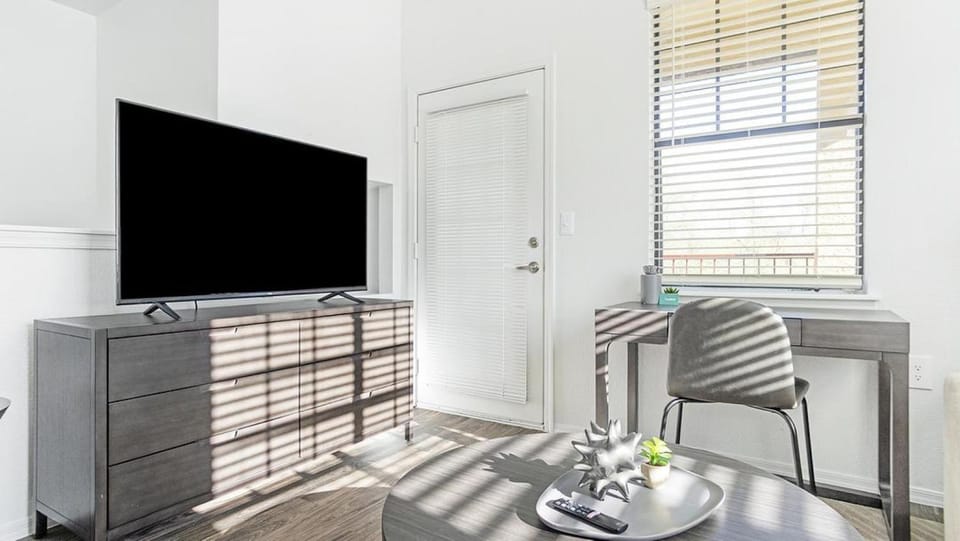 Landing Modern Apartment with Amazing Amenities (ID1265X489) Apartment in Tucson