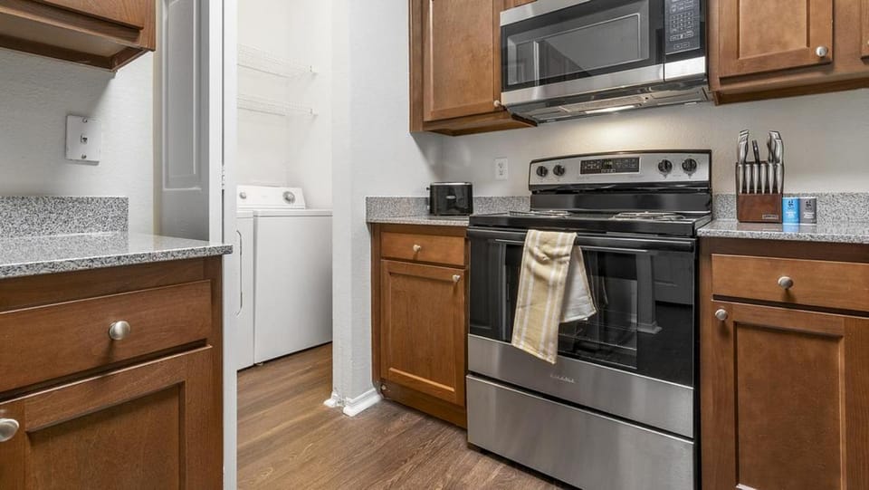 Landing Modern Apartment with Amazing Amenities (ID4123X24) Apartment in Blue Ash