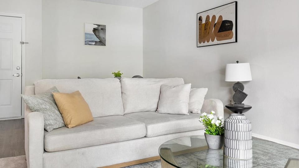 Landing Modern Apartment with Amazing Amenities (ID4123X24) Apartment in Blue Ash