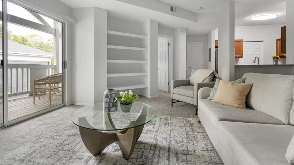 Landing Modern Apartment with Amazing Amenities (ID4123X24) Apartment in Blue Ash