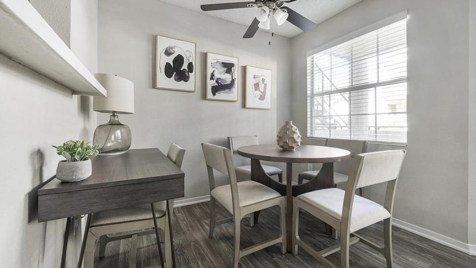 Landing Modern Apartment with Amazing Amenities (ID1396X182) Apartment in Spring Valley