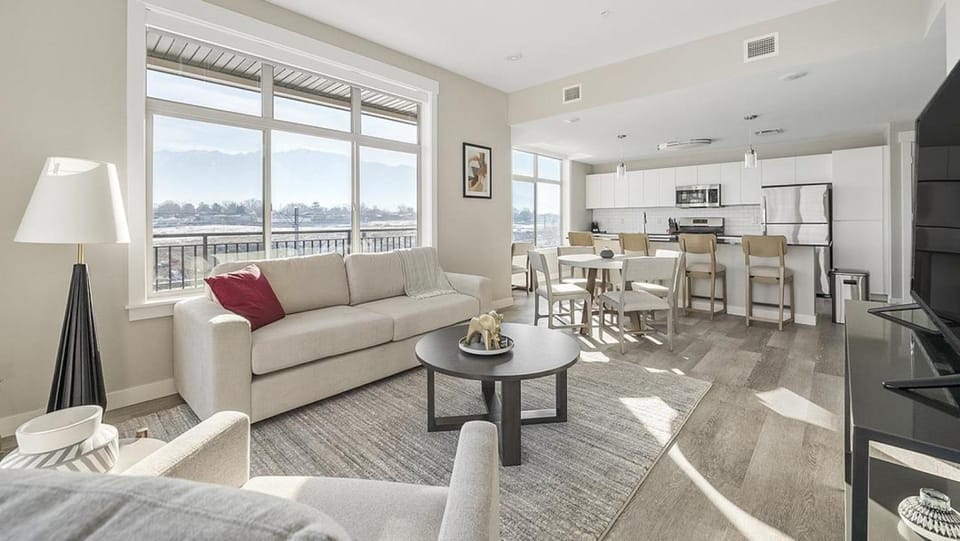 Landing Modern Apartment with Amazing Amenities (ID1348X886) Apartment in Sandy