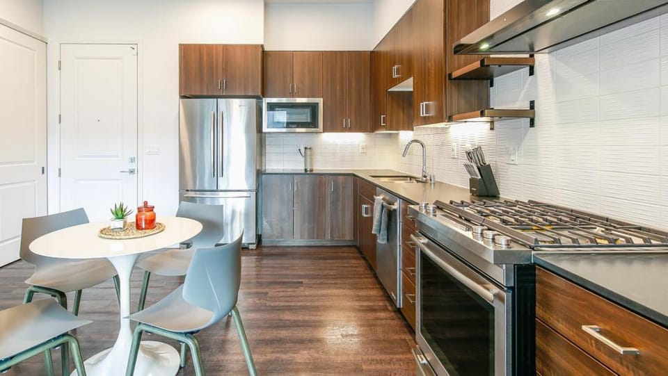 Landing Modern Apartment with Amazing Amenities (ID3724) Apartment in Paradise