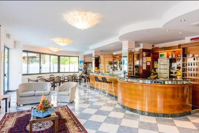 Lobby or reception, Lounge or bar, Breakfast