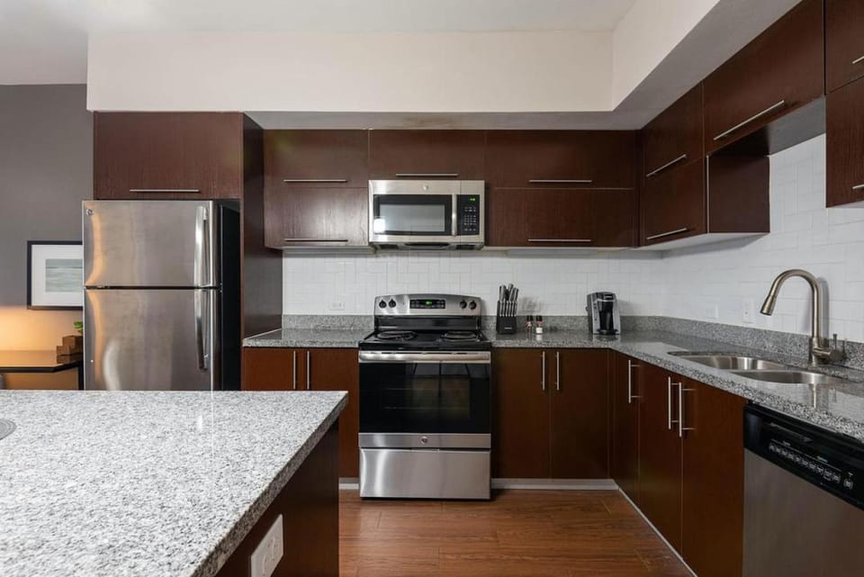 Landing Modern Apartment with Amazing Amenities (ID5107X9) Apartment in Leander