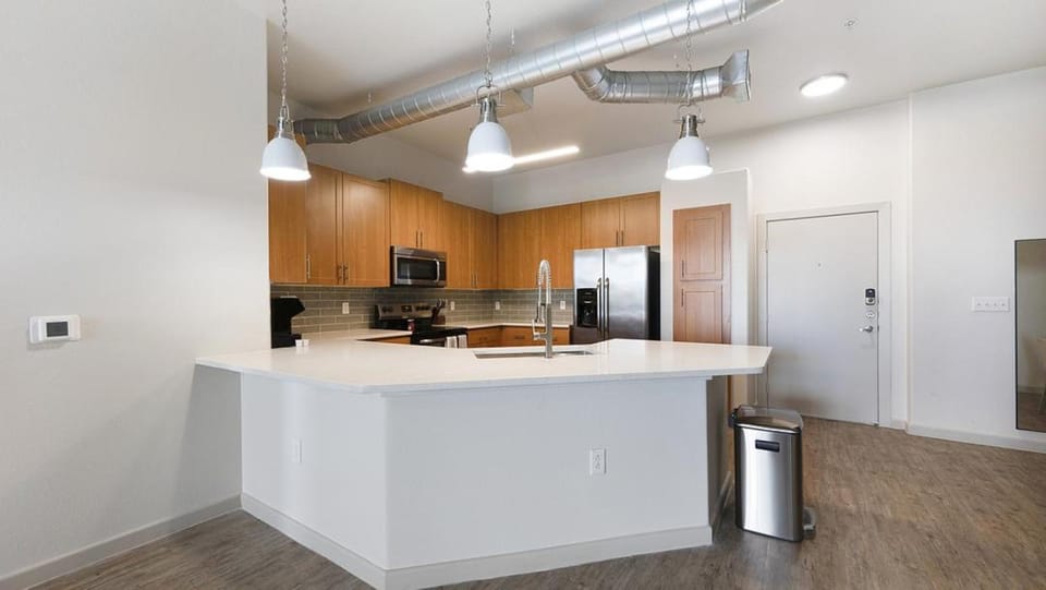 Landing Modern Apartment with Amazing Amenities (ID9933X22) Apartment in Las Vegas