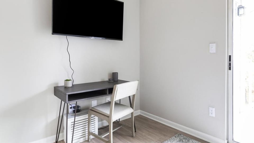 Landing Modern Apartment with Amazing Amenities (ID1208X307) Apartment in Raleigh