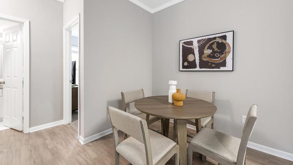Landing Modern Apartment with Amazing Amenities (ID1208X307) Apartment in Raleigh