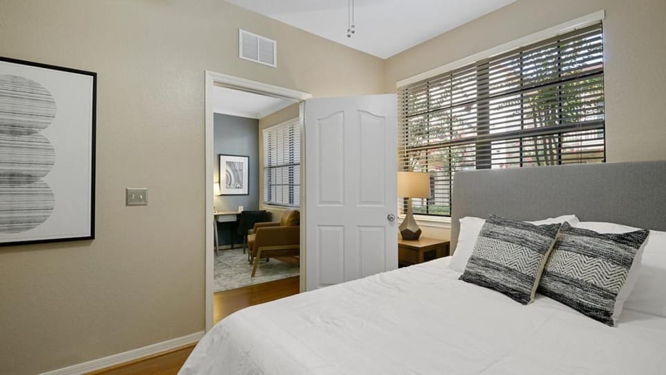 Landing Modern Apartment with Amazing Amenities (ID4287X35) Apartment in Orlando